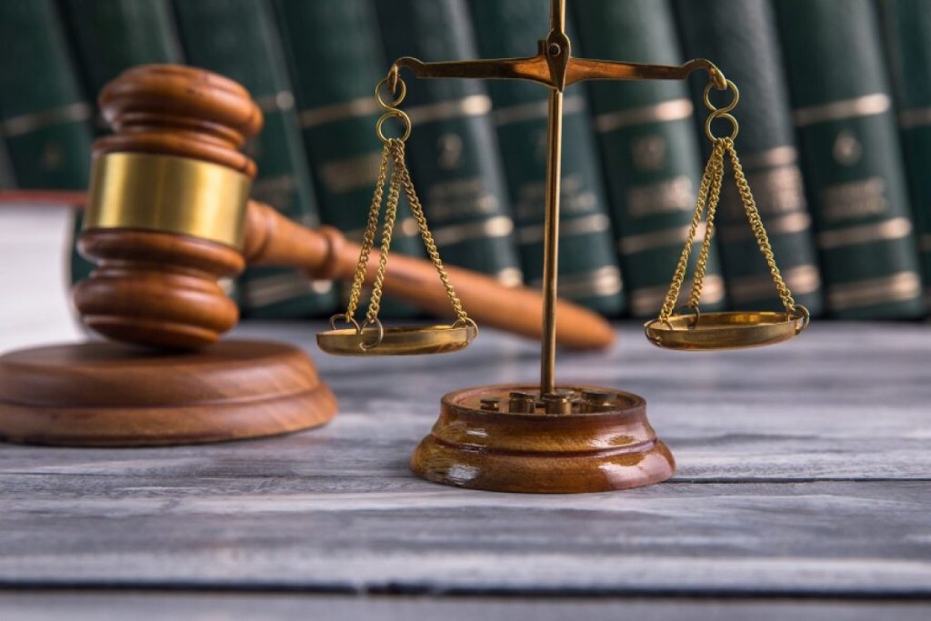 خدمات حقوقی تخصصی در دعاوی حقوقی، کیفری، ملکی و خانواده